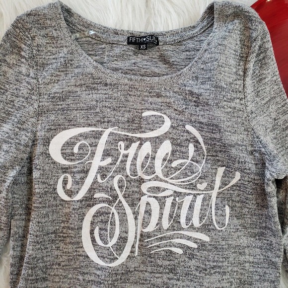 Fifth Sun Womens High-Low Sweater Size XS Gray Free Spirit Graphic Long Sleeve - Picture 4 of 10